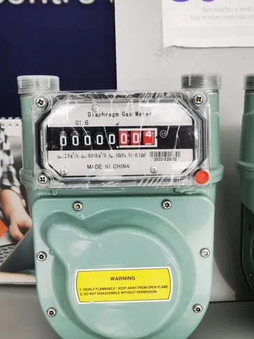 Medidor de gas residencial encapsulado en aluminio_Vista de frente